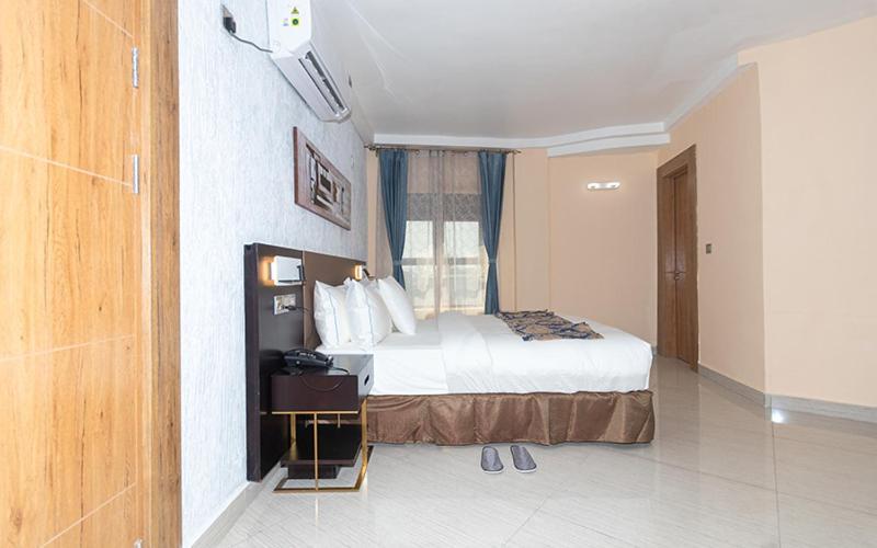 Hotel Le Figaro Дуала Экстерьер фото