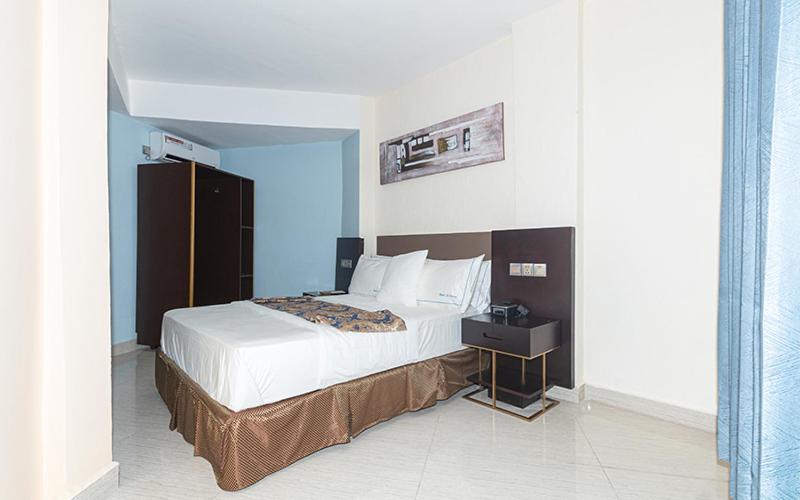 Hotel Le Figaro Дуала Экстерьер фото