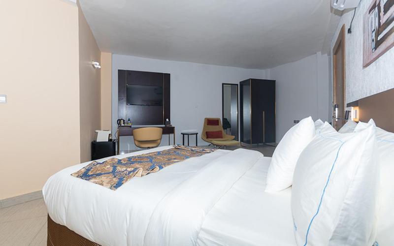 Hotel Le Figaro Дуала Экстерьер фото