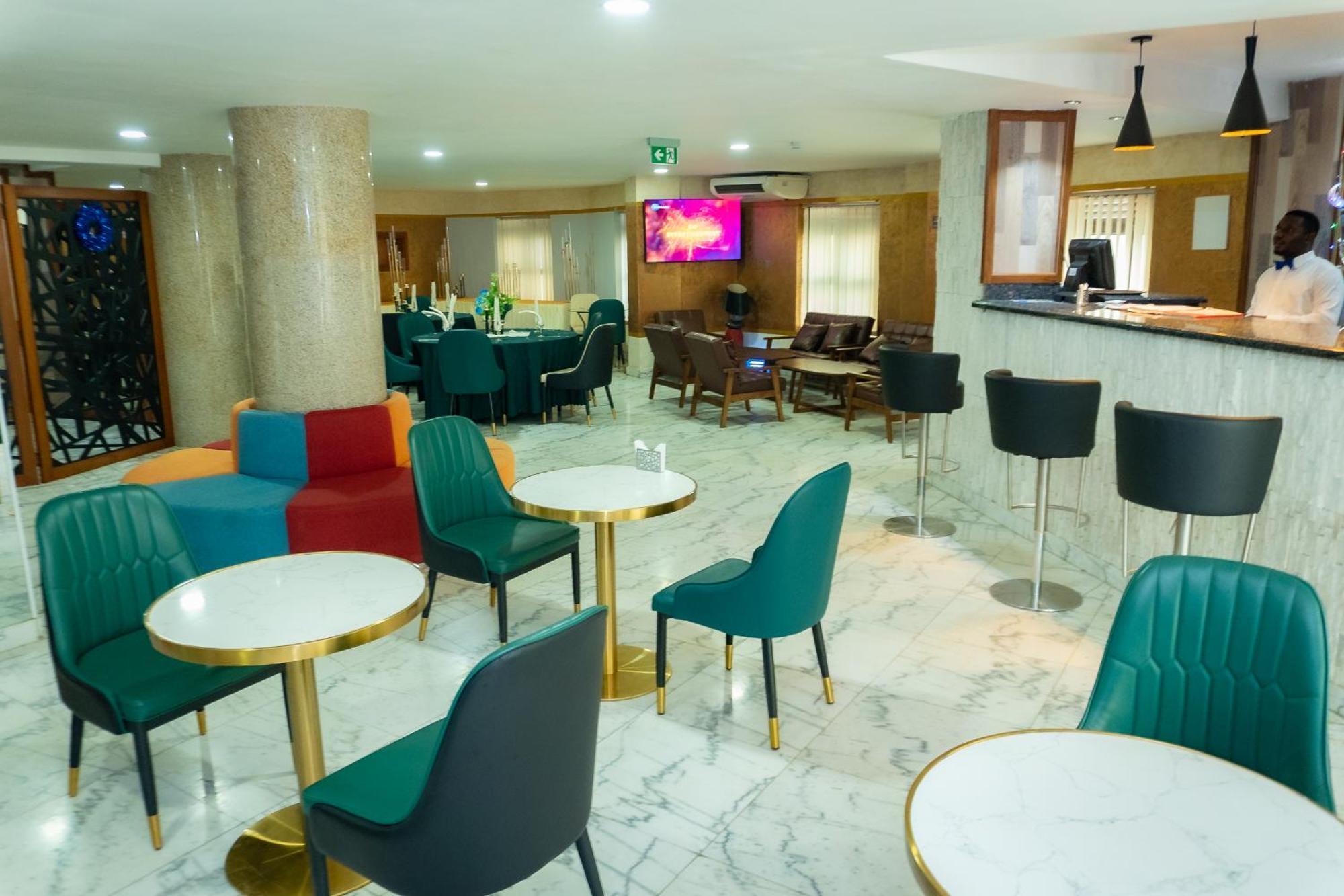 Hotel Le Figaro Дуала Экстерьер фото