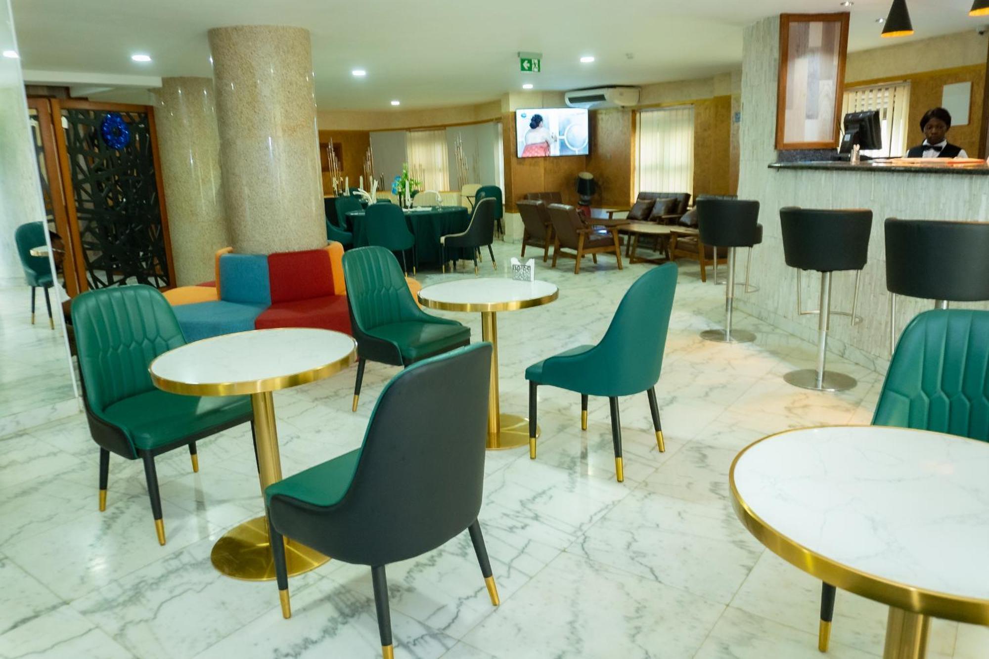 Hotel Le Figaro Дуала Экстерьер фото